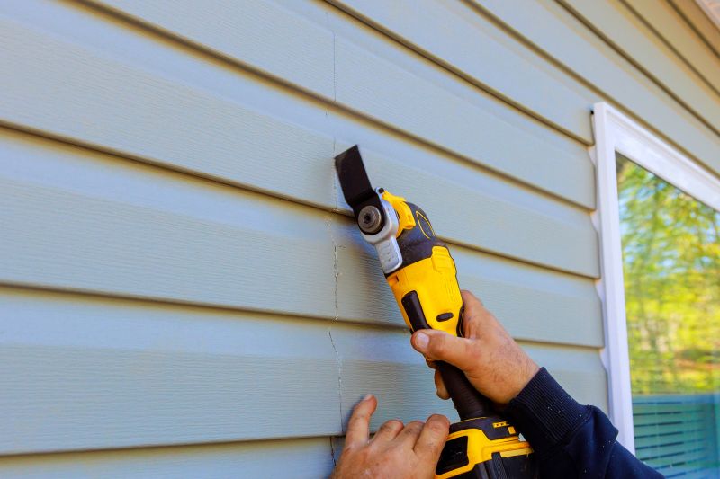 Vinyl Siding Repair - During Service